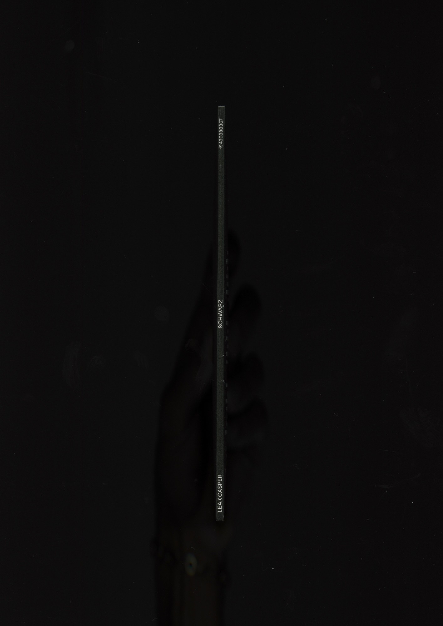 LEA × CASPER: »SCHWARZ«