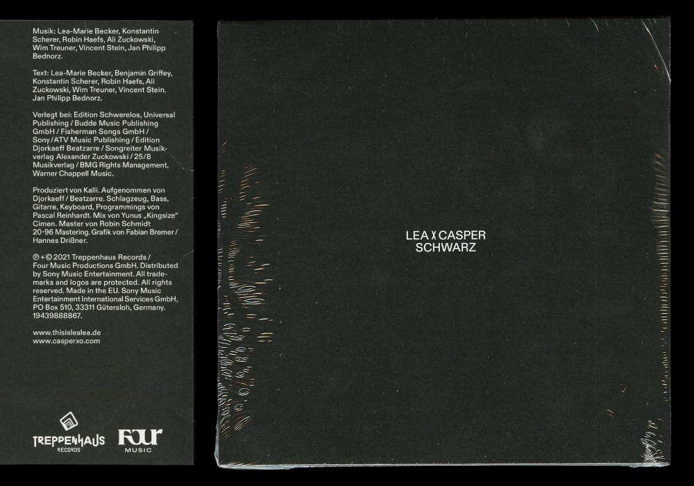 LEA × CASPER: »SCHWARZ«