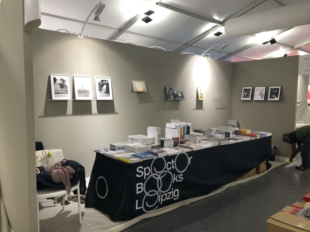 SPECTOR BOOKS TOTE BAG